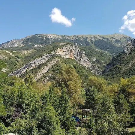 Villa Maison De Campagne En Bord De Riviere Avec Spa *